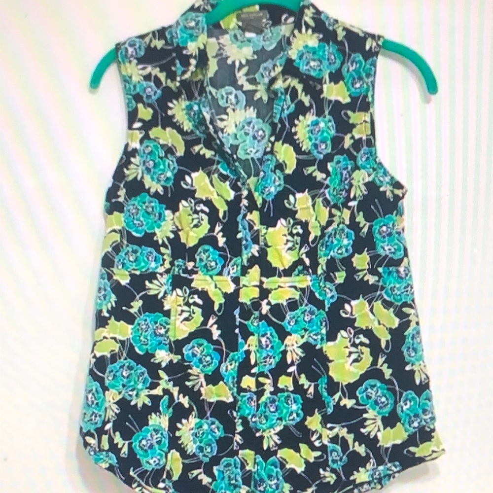 Floral Sleeveless Blouse